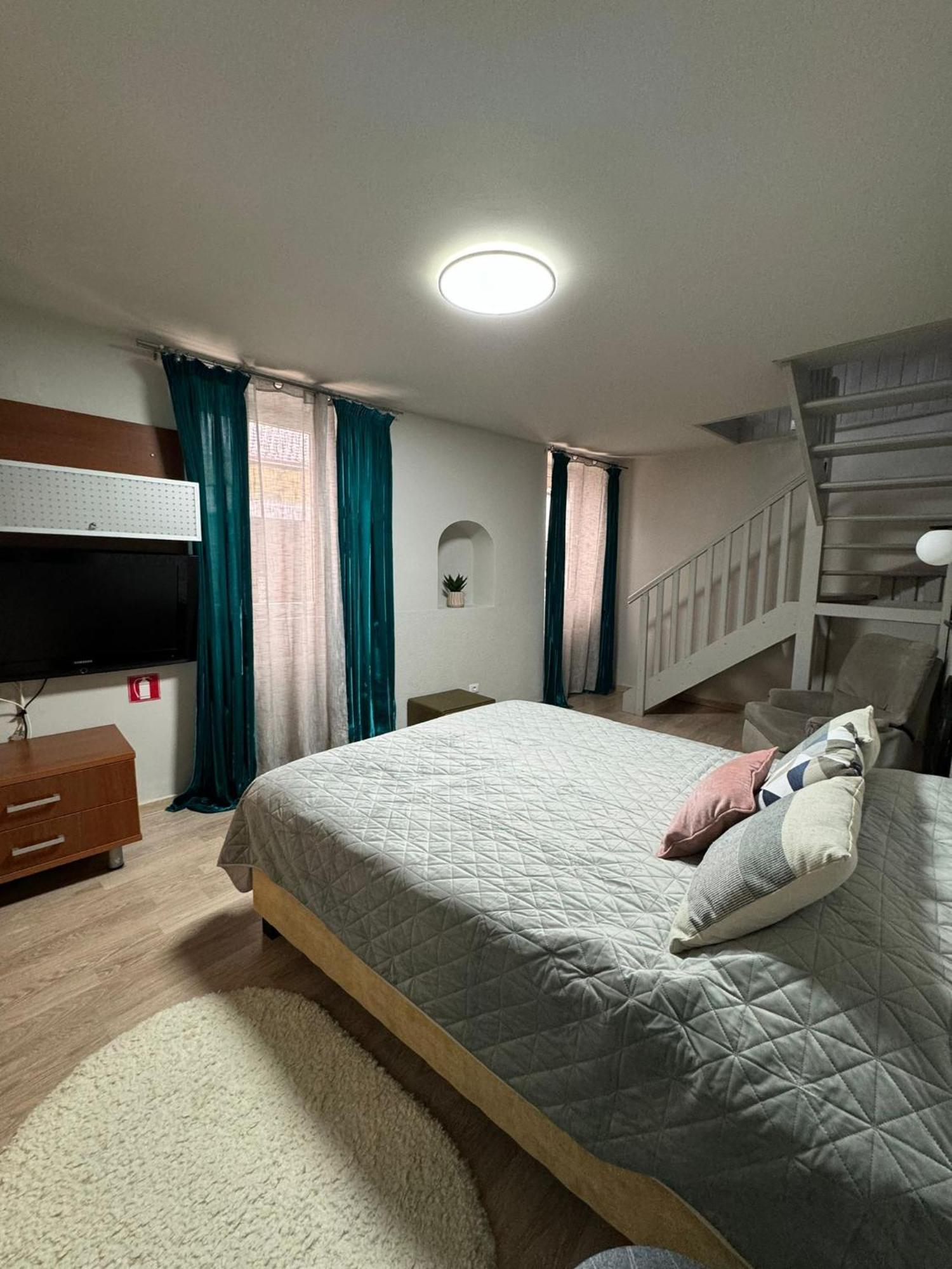 Central Stay Braşov Exterior foto